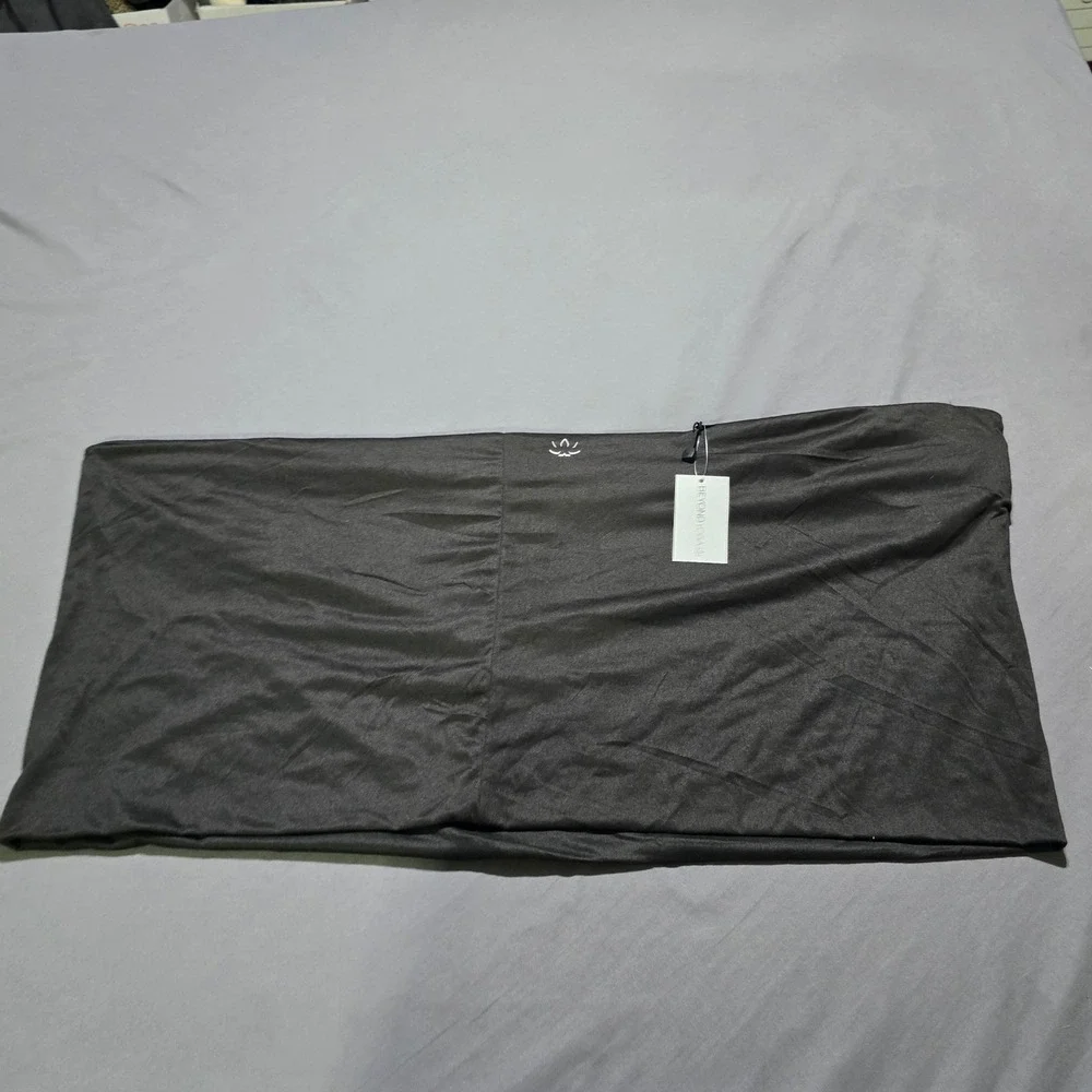 Beyond Yoga Pocket Infinity Scarf Women OS Black Hidden Zipper BEY-FF-001
